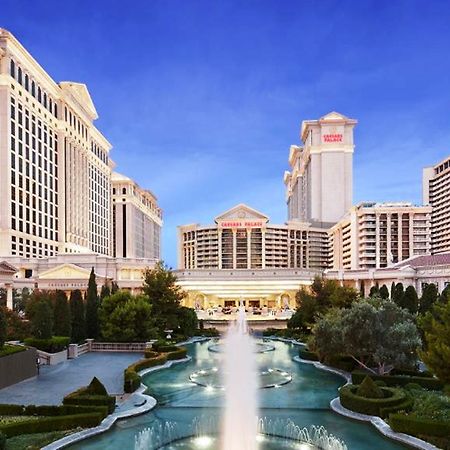Caesars Palace Hotel & Casino Las Vegas Exterior foto The Caesars Hotel and Caesars Palace